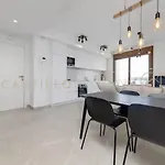 Luxury Penthouse - Rooftop Pool - 100m To The Sea