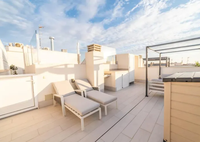 Luxury Penthouse - Rooftop Pool - 100m To The Sea *