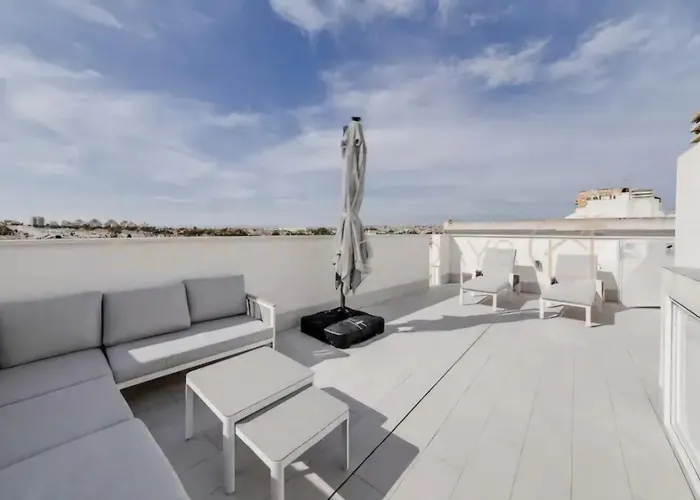 Luxury Penthouse - Rooftop Pool - 100m To The Sea Appartement