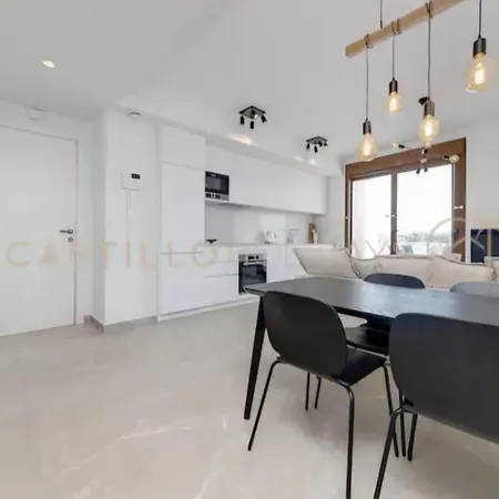 Luxury Penthouse - Rooftop Pool - 100m To The Sea