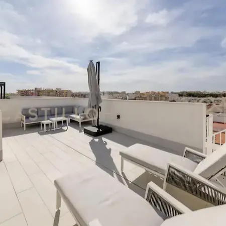 Luxury Penthouse - Rooftop Pool - 100m To The Sea *