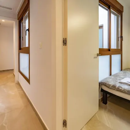 Luxury Penthouse - Rooftop Pool - 100m To The Sea Appartement