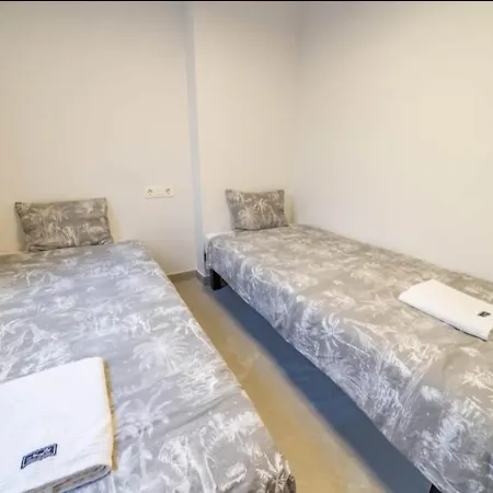 Luxury Penthouse - Rooftop Pool - 100m To The Sea דירה *