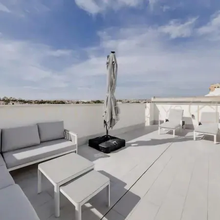 Luxury Penthouse - Rooftop Pool - 100m To The Sea Appartement