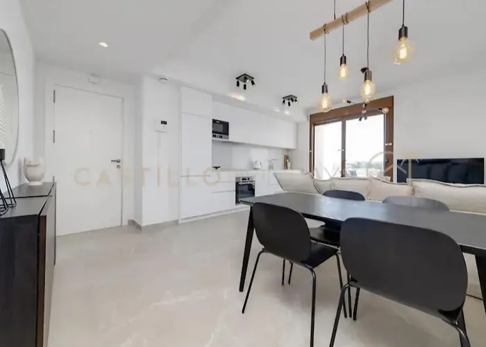 Luxury Penthouse - Rooftop Pool - 100m To The Sea