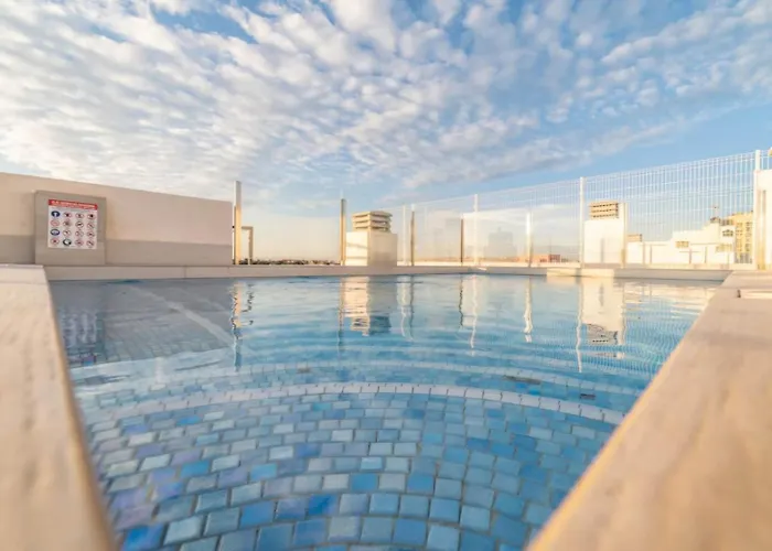 Luxury Penthouse - Rooftop Pool - 100m To The Sea *